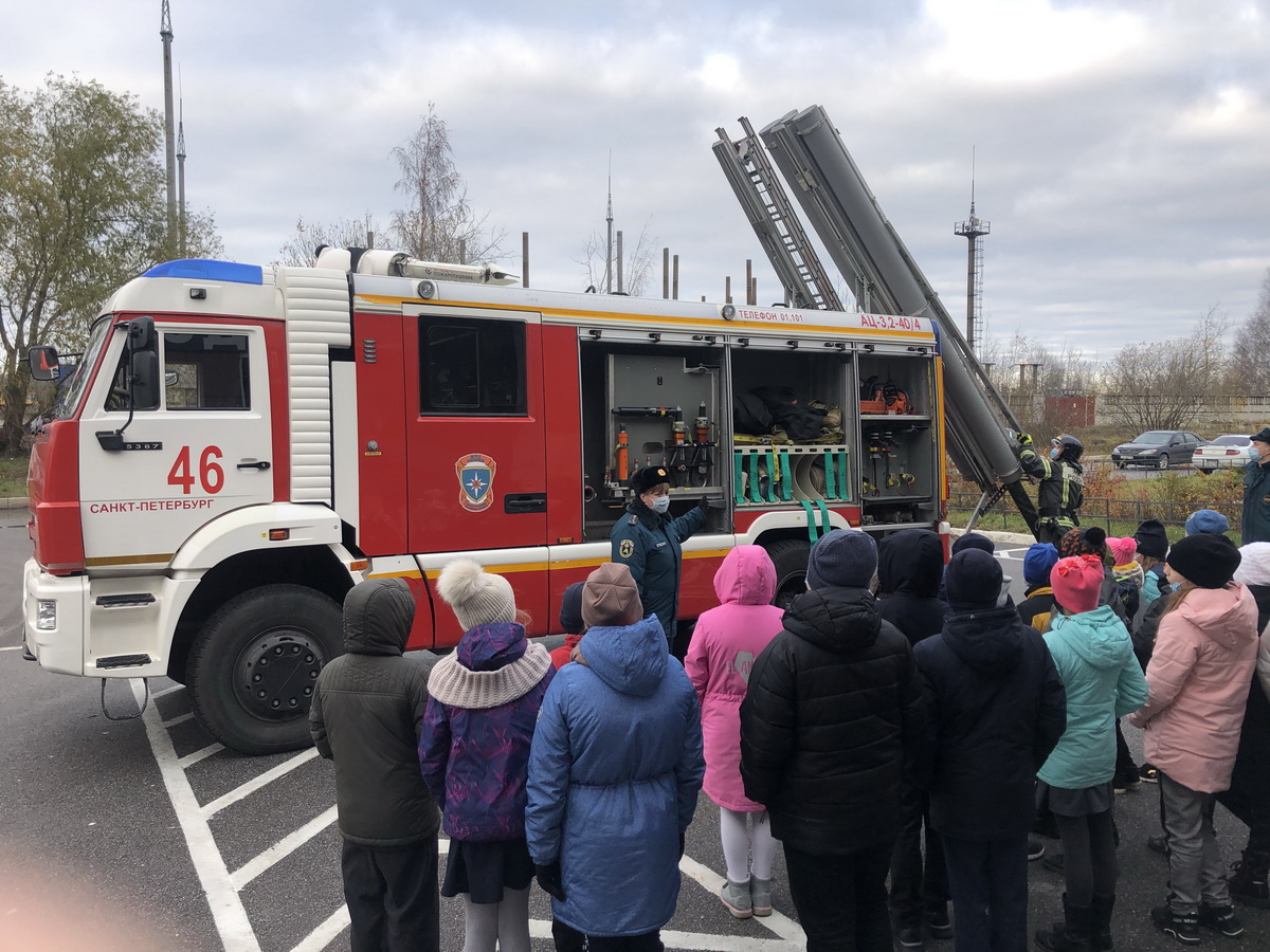 Город без пожаров. Сгорел завод Кронштадт. Огонь ГУ МЧС по Санкт-Петербургу. Пожар АО Кронштадт. Пожар на складе компании Кронштадт.