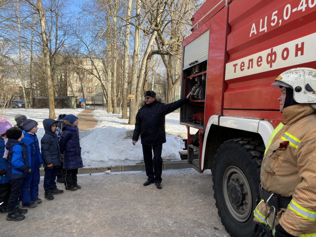 В школу приехала пожарная машина!!! | 05.03.2021 | Санкт-Петербург -  БезФормата