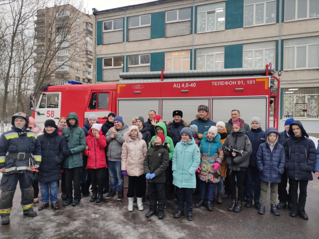 Встреча школьников с огнеборцами района | 23.12.2021 | Санкт-Петербург -  БезФормата