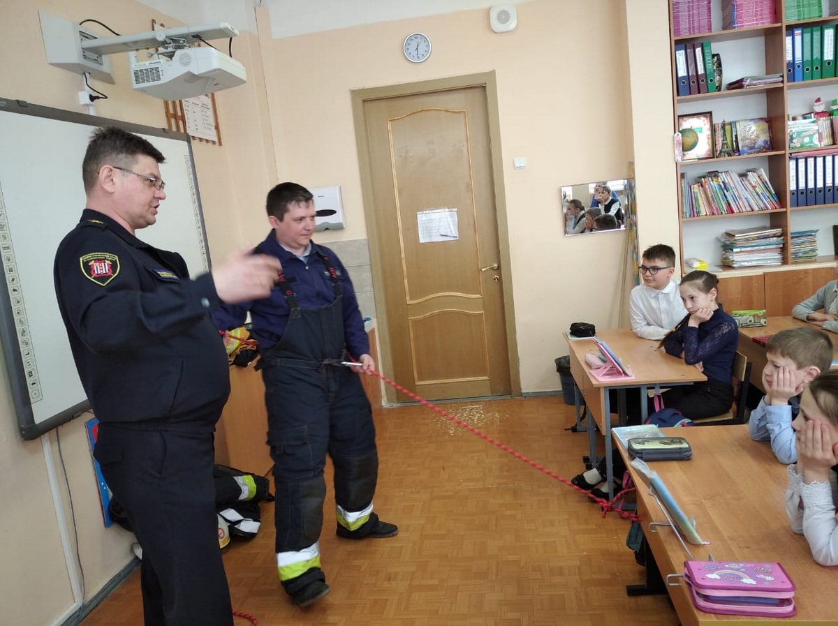 Петербург безопасность. Безопасность на уроке труда фото. Лада сб безопасность Санкт Петербург. Безопасность СПБ картинки. Уроки ru.