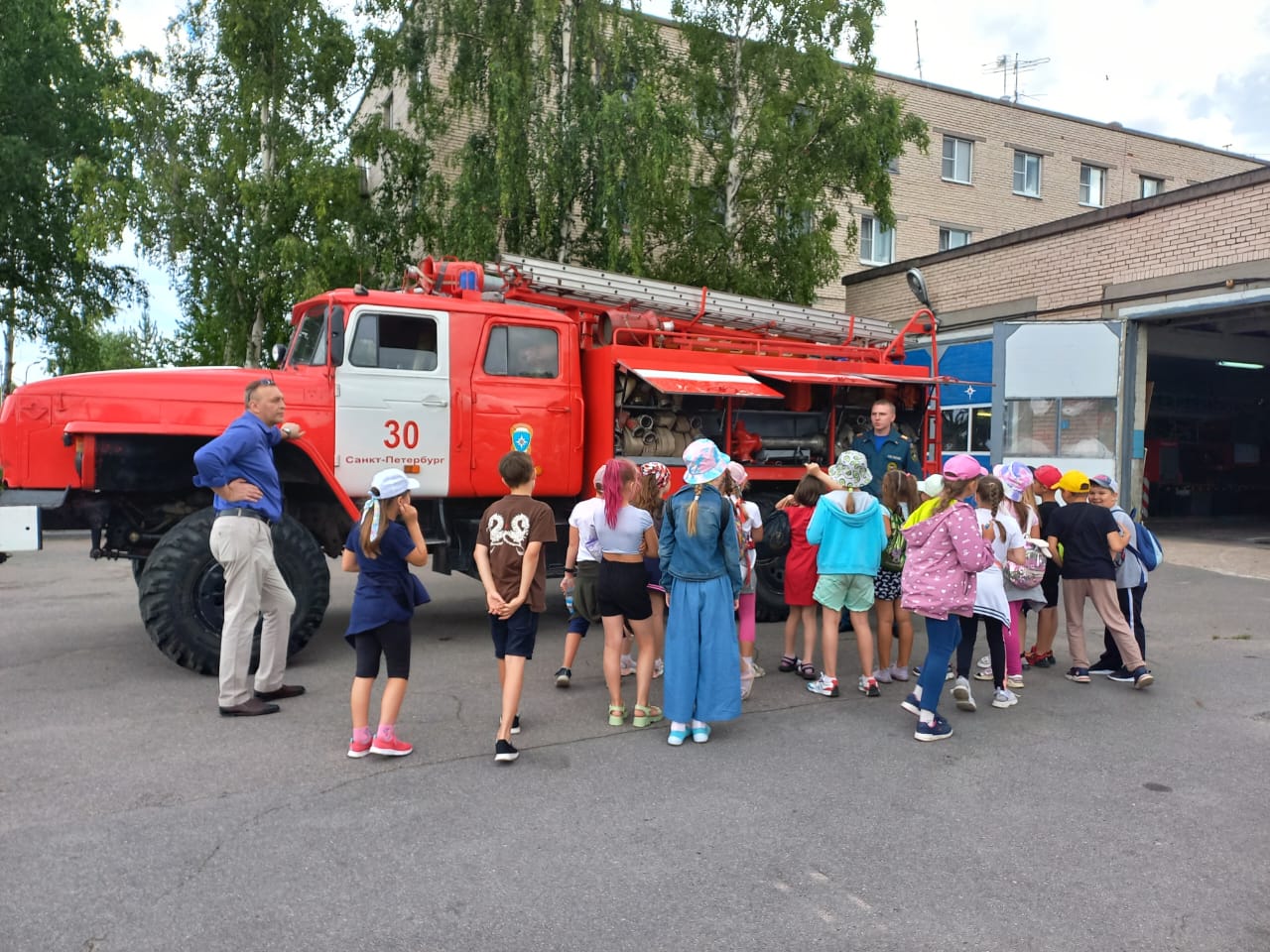 30 пожарная часть принимает гостей - Санкт-Петербургское городское  отделение ВДПО