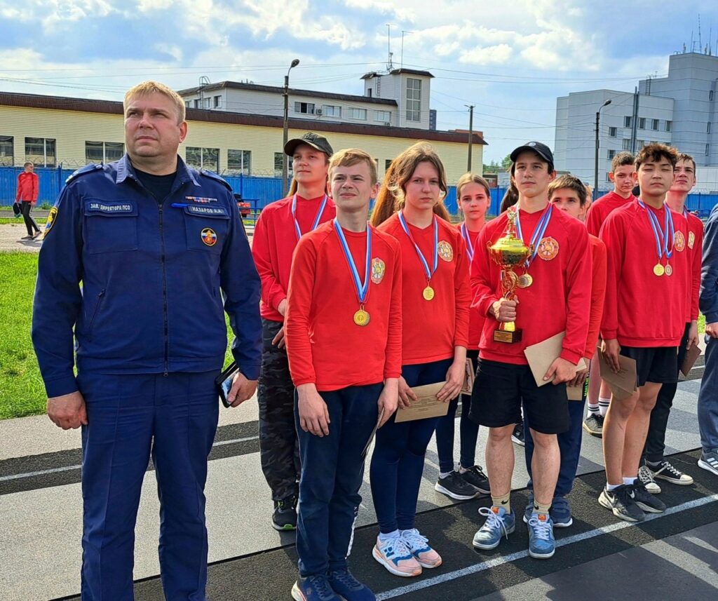 Две команды Невского района заняли призовые места в соревнованиях по  пожарно-спасательному спорту среди дружин юных пожарных образовательных  учреждений Санкт-Петербурга на Кубок Санкт-Петербургского городского  отделения ВДПО | 30.05.2023 | Санкт ...